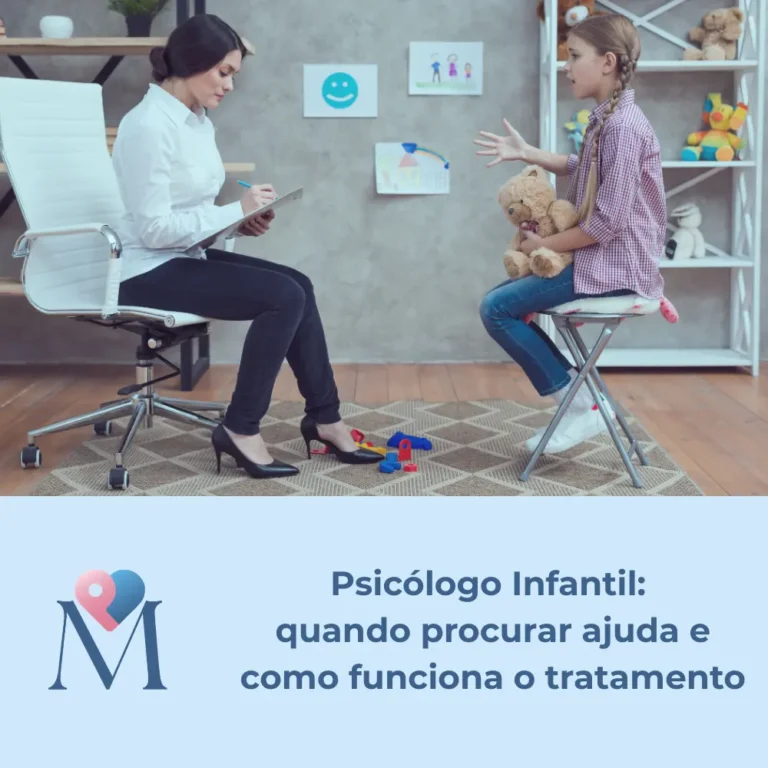 Psicólogo infantil atendendo criança em sessão de terapia com abordagem lúdica em ambiente acolhedor